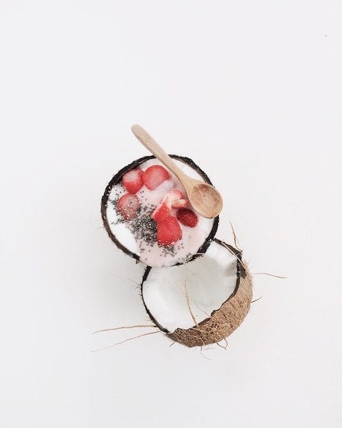 Make ahead keto snacks for on the go. These easy sweet keto diet snack ideas will help you lose weigh on keto diet. Try simple snack ideas for keto diet and treats to buy to make sticking to your diet easier.