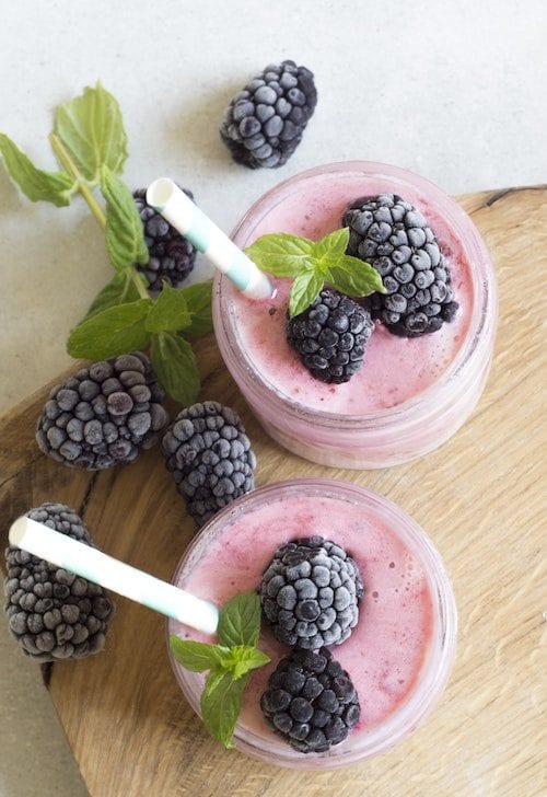 Make ahead keto snacks for on the go. These easy sweet keto diet snack ideas will help you lose weigh on keto diet. Try simple snack ideas for keto diet and treats to buy to make sticking to your diet easier.