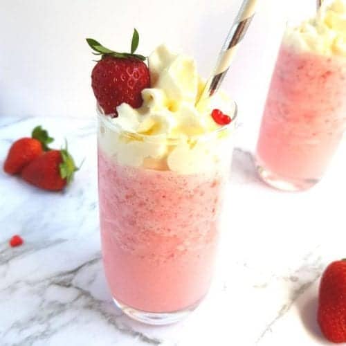 This strawberry cheesecake smoothie is so yummy & easy to make. All you need is 4-ingredients and a blender. Find out how to make a 4 ingredient keto smoothie now!